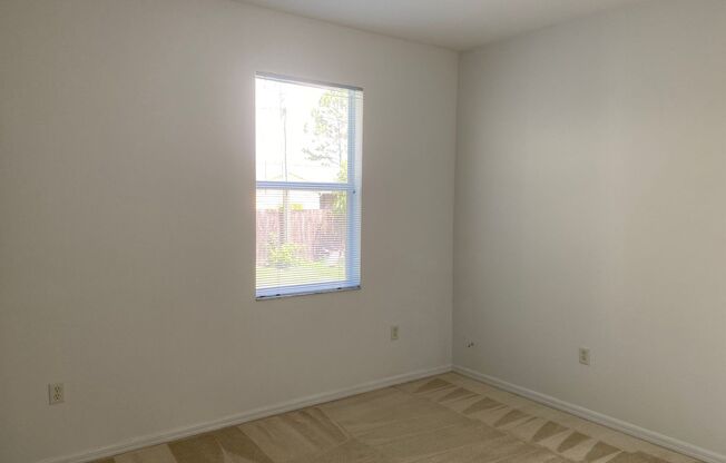 3 beds, 2 baths, $1,950, Unit 1737 Fairlight St. NW