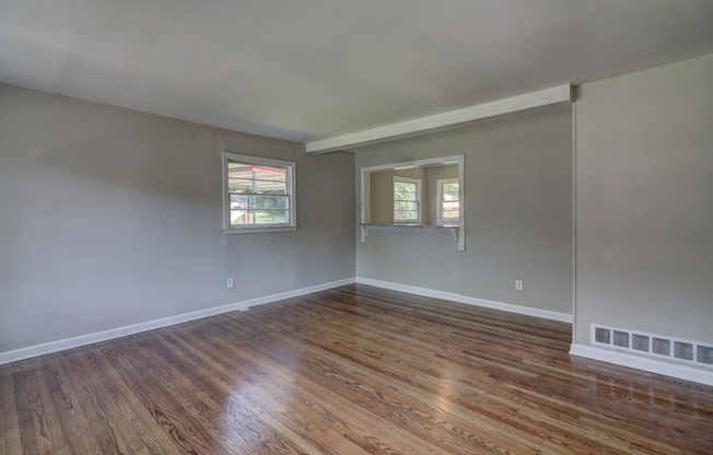 2804 ZANE GREY DR SE