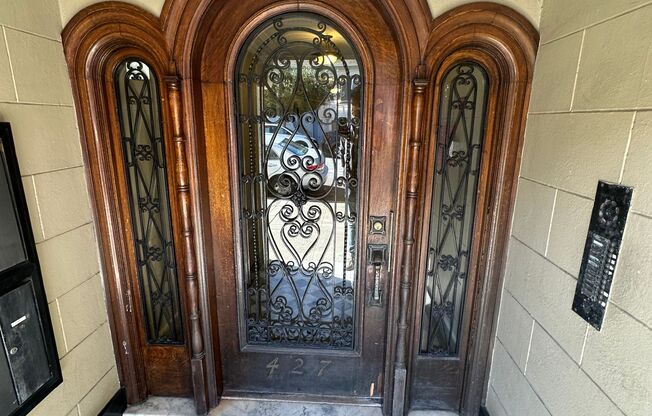 427 18th Avenue (083r)