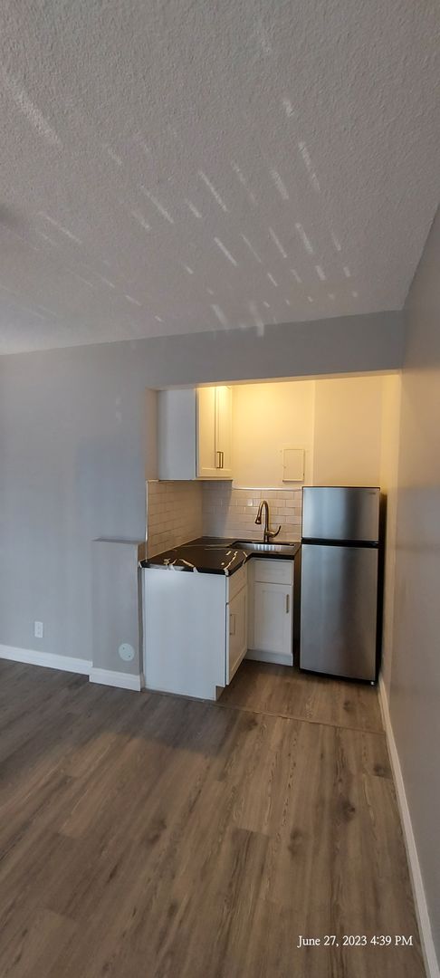 Studio, 1 bath, $1,279, Unit 13