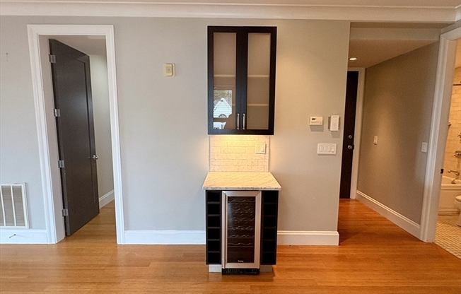 2 beds, 2 baths, 1,284 sqft, $3,850, Unit 4
