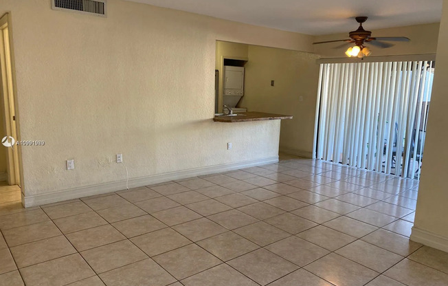 10221 FONTAINEBLEAU BLVD