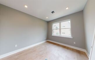 2415 Cecil B Moore Ave Unit 3