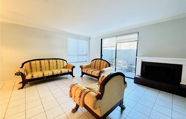 2 beds, 3 baths, 1,614 sqft, $4,000