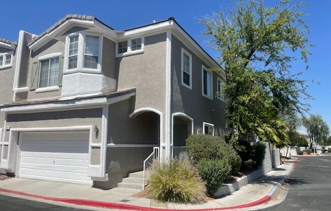 FANTASIC GUARD GATED TOWNHOME IN GREEN VALLEY RANCH!!!!