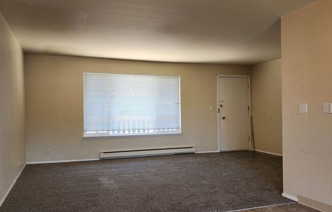 2 beds, 1 bath, $1,650, Unit # #A 205