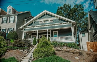 720 CHARLES ALLEN DR NE