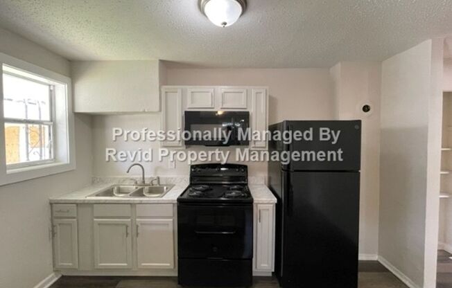 1 bed, 1 bath, 500 sqft, $550, Unit 374 N Dunlap Apt 1