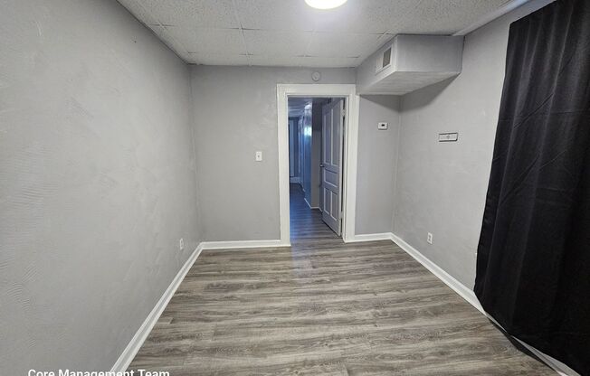 2 beds, 1 bath, $1,250, Unit UNIT 2