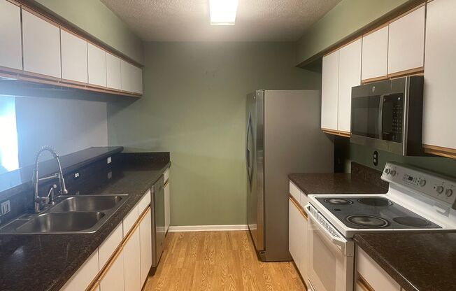 2 beds, 2 baths, $1,900