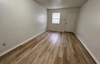 2 beds, 1 bath, 768 sqft, $775, Unit A