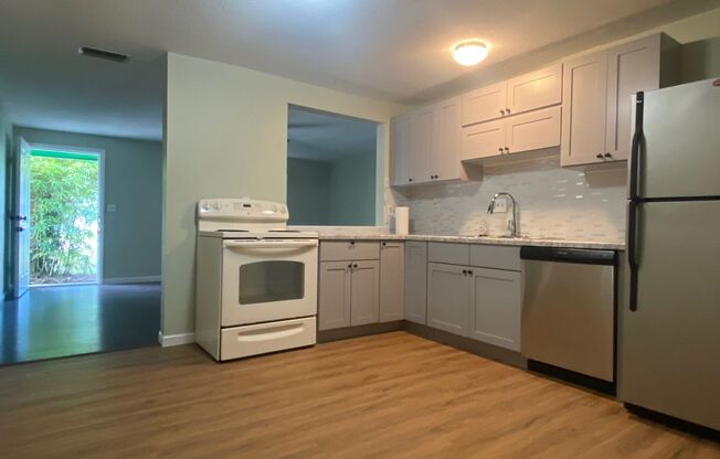 2 beds, 1 bath, $1,700