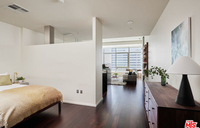 1 bed, 1 bath, 970 sqft, $3,500, Unit 1307