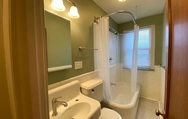 Studio, 1 bath, 400 sqft, $845, Unit 512