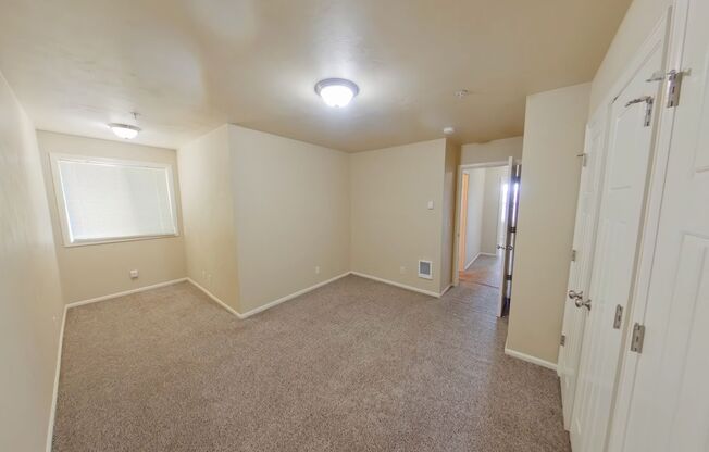 2 beds, 1.5 baths, $1,650, Unit 4