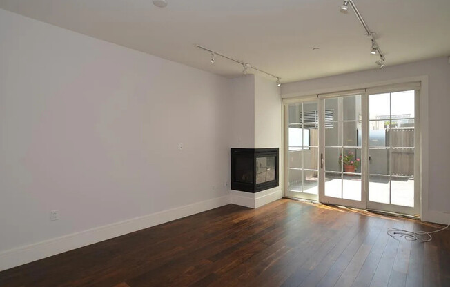 1355 Pacific Ave  #303