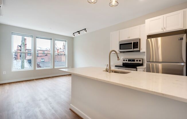 For Rent: Stylish Urban Living at 815 Park Ave – Your City Oasis Awaits!