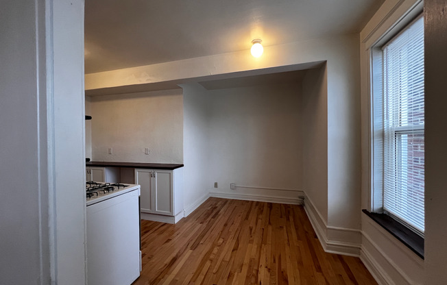 Studio, 1 bath, 400 sqft, $885, Unit 511