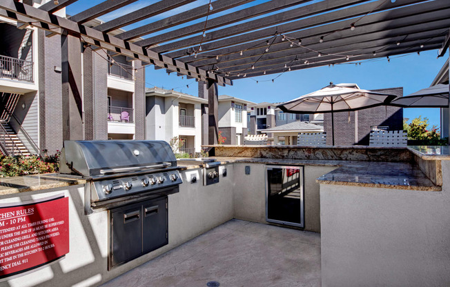 Le Mirage Apartments Grill Area Apartment for rent near Odessa, TX