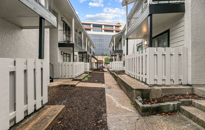 1 bed, 1 bath, 495 sqft, $1,275, Unit 216