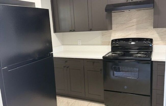 2 beds, 1.5 baths, 900 sqft, $1,425, Unit 211