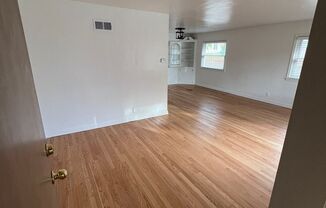 2 beds, 1 bath, 2 sqft, $1,700, Unit 4014 N Newhall St