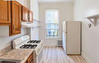 3 beds, 2 baths, $4,500, Unit 2