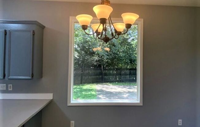 Downtown Cornelius! Minutes from Lake Norman! 2 Bedroom, DUPLEX!