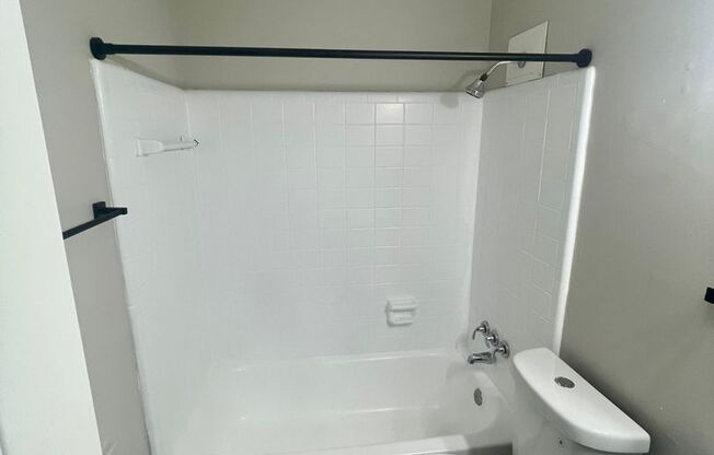 2 beds, 1.5 baths, 954 sqft, $1,300, Unit 2917-1
