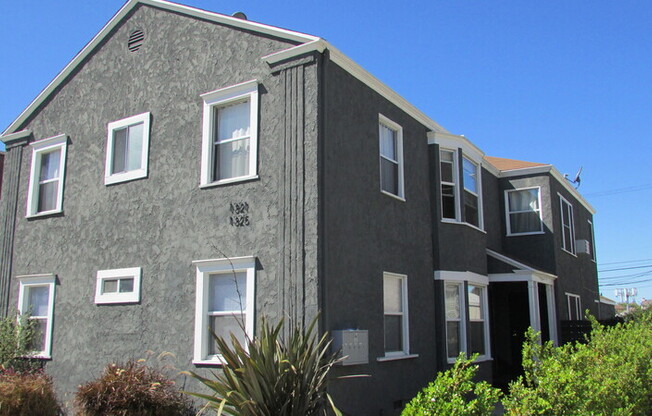 1325 HIGHLAND AVE