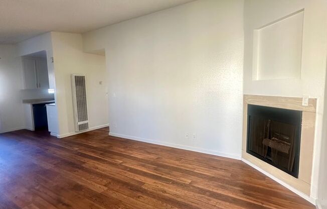 2 beds, 2 baths, 728 sqft, $2,825, Unit 07