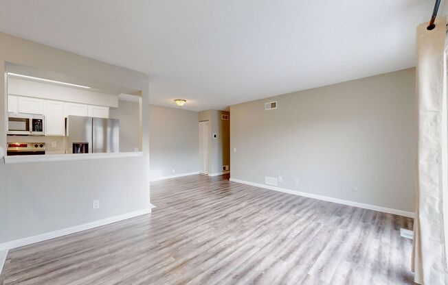 Charming 2bd/1bth Townhome Centrally Located