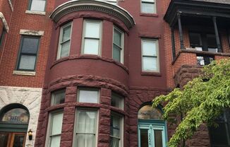 Apartment in Reservoir Hill! - off street parking included!