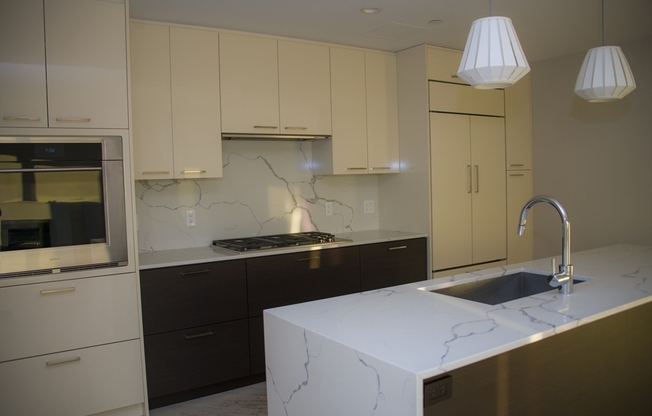 2 beds, 2 baths, 1,365 sqft, $7,500, Unit 1002