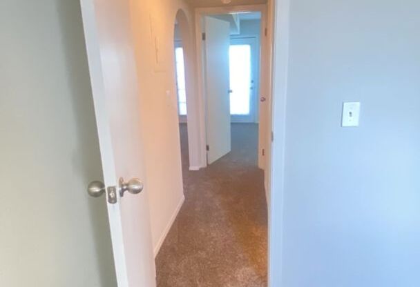 2 beds, 1 bath, 720 sqft, $1,295, Unit 03