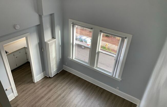 Studio, 1 bath, 240 sqft, $1,300, Unit 303