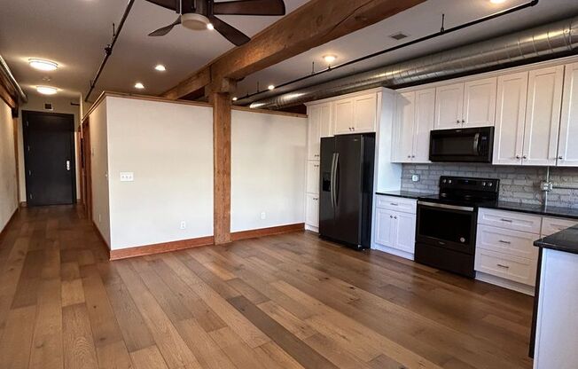 1 bed, 1 bath, 750 sqft, $1,550, Unit 108