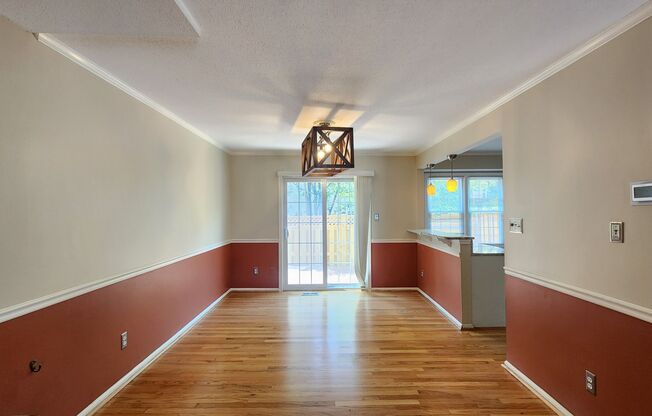 Townhome with Garage in Alexandria