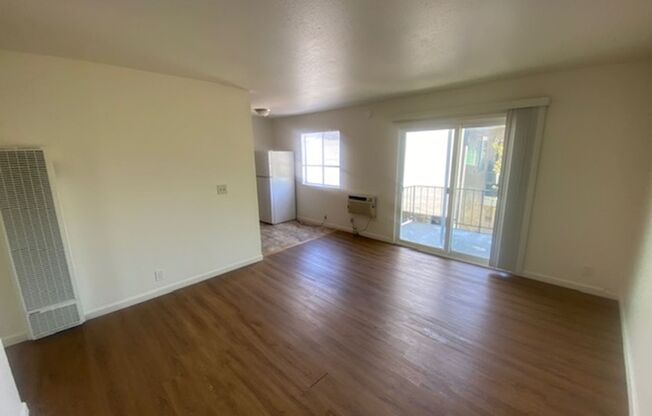 1835 Robin Ln