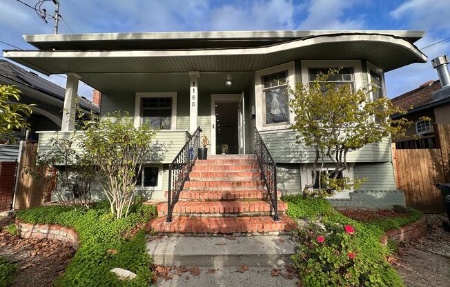 3/3 Modern Downtown Victorian w/ detached 2 Car Garage.  1160 Sherman St