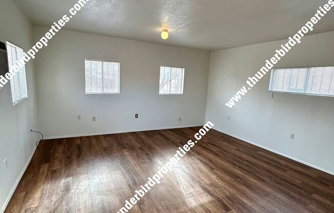 1 Bedroom, 1 Bathroom near CNM Area Available NOW!