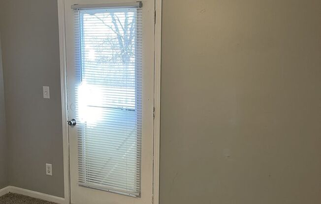 1 bed, 1 bath, 530 sqft, $825, Unit 350 B12