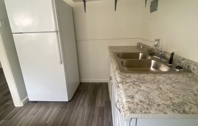 2 beds, 1 bath, 800 sqft, $775, Unit 106 C