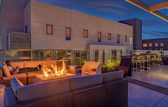 3 beds, 3 baths, 1,158 sqft, $5,595, Unit 505