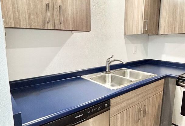 2 beds, 2 baths, 900 sqft, $1,625, Unit 312