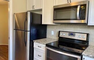 3 beds, 2.5 baths, $2,150, Unit UNIT 16