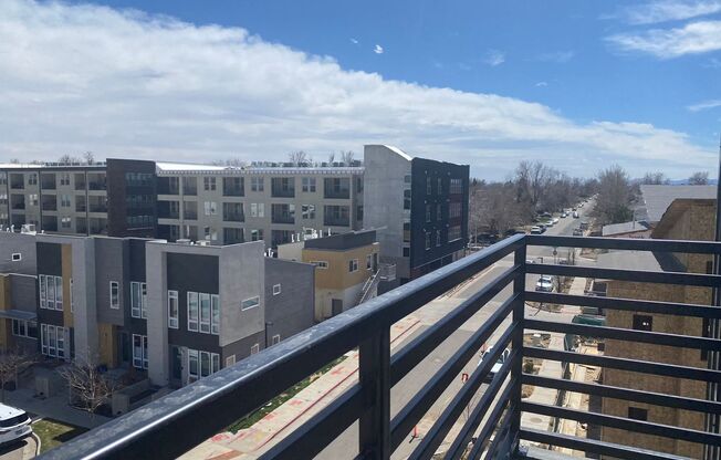 2 beds, 2 baths, 917 sqft, $2,495, Unit 516