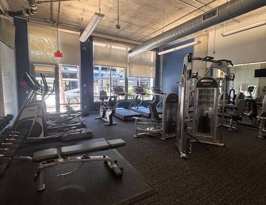 1 bed, 1 bath, 930 sqft, $2,900, Unit 614