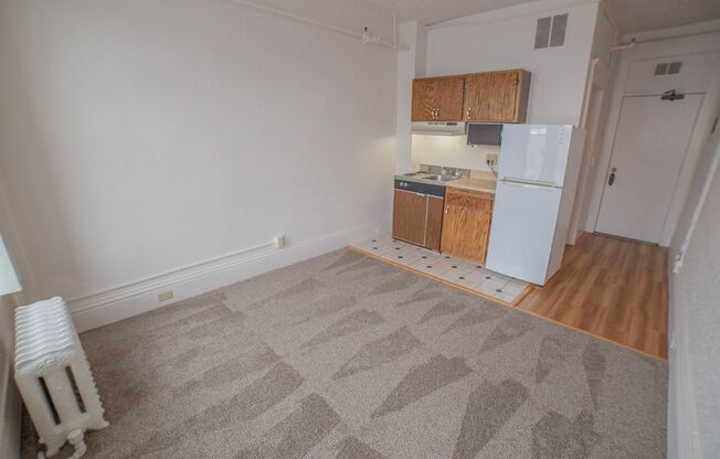 Studio, 1 bath, 200 sqft, $485, Unit 412