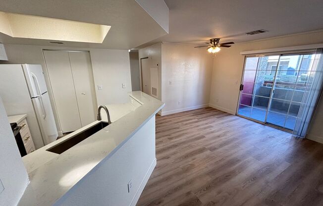 Beautiful 2Bed/2Bath 1st Floor Condo located near Boca Park!